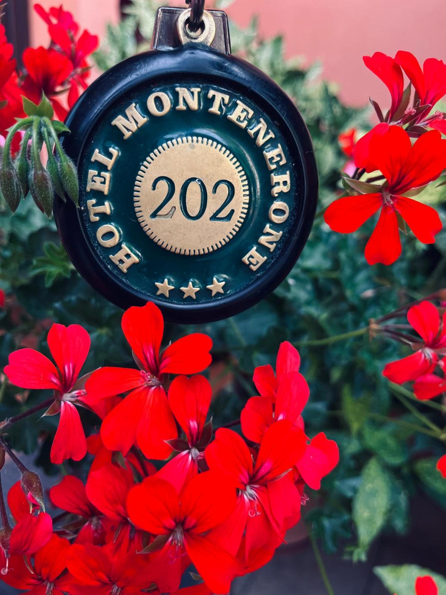 Hotel Ristorante Montenerone Apecchio Dış mekan fotoğraf