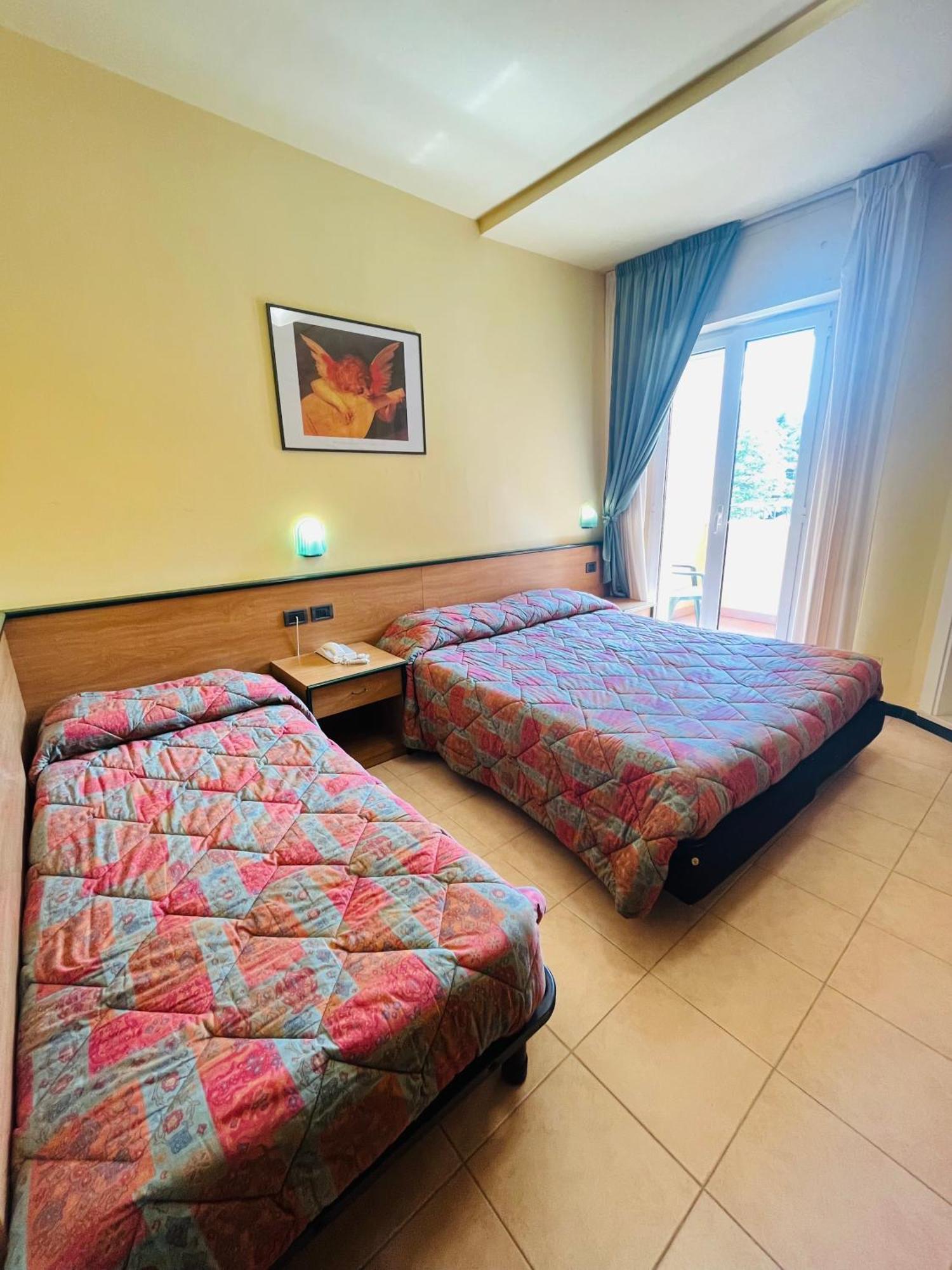 Hotel Ristorante Montenerone Apecchio Dış mekan fotoğraf