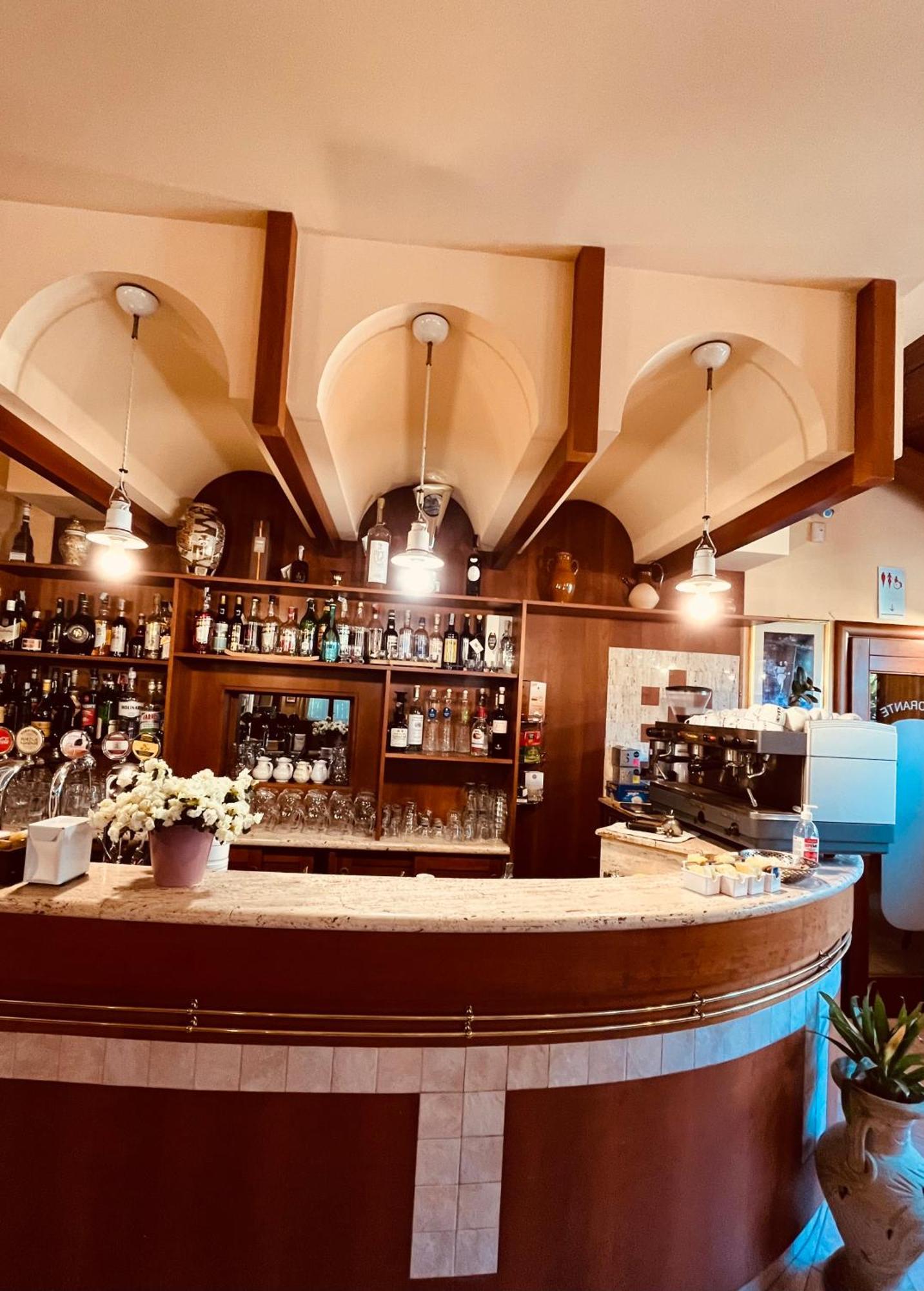 Hotel Ristorante Montenerone Apecchio Dış mekan fotoğraf