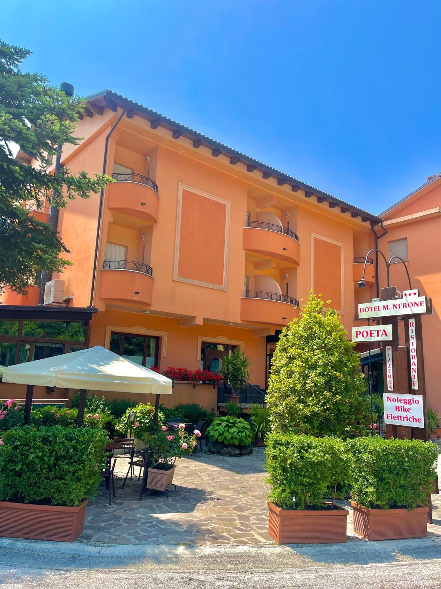 Hotel Ristorante Montenerone Apecchio Dış mekan fotoğraf