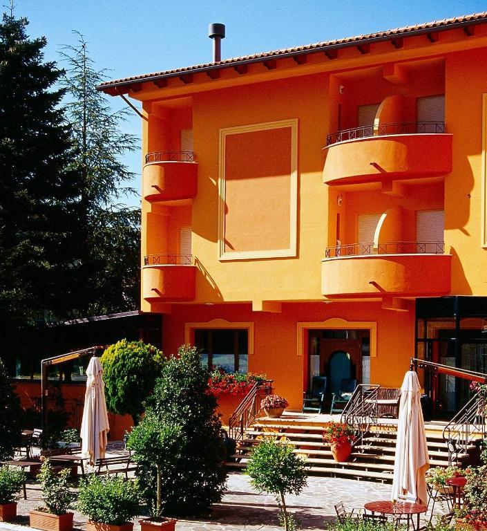 Hotel Ristorante Montenerone Apecchio Dış mekan fotoğraf